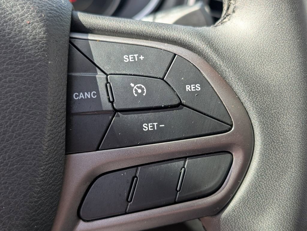 Used 2020 Jeep Cherokee Latitude Plus image 24