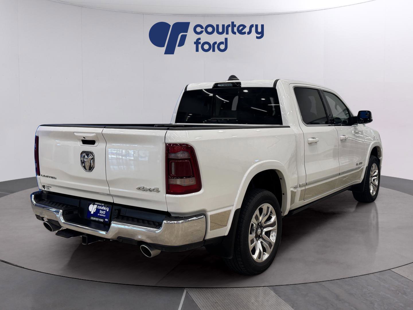 Used 2023 RAM 1500 Limited AWD/4WD image 9