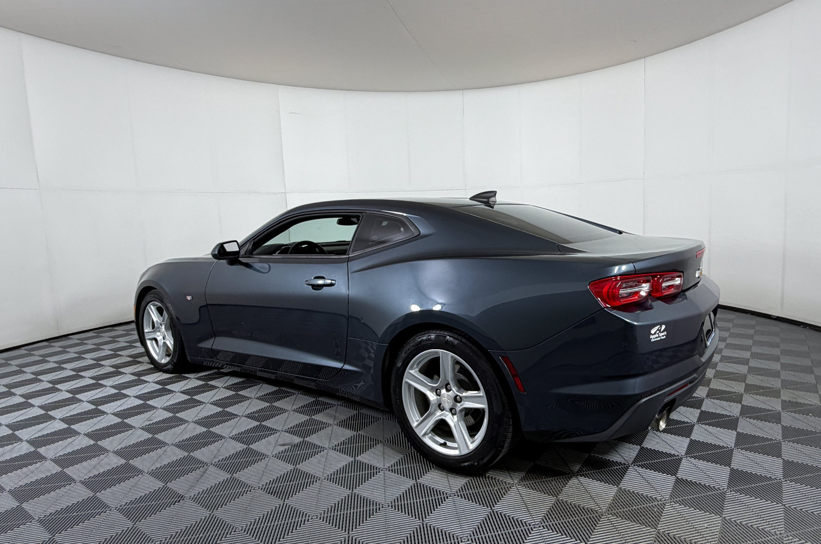 Used 2019 Chevrolet Camaro LT RWD image 3