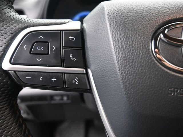 Used 2025 Toyota Sienna Limited image 2
