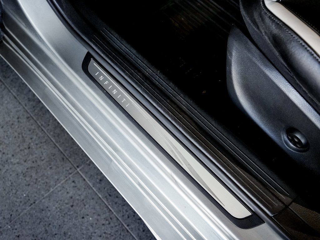 Used 2018 INFINITI QX30 Sport image 14