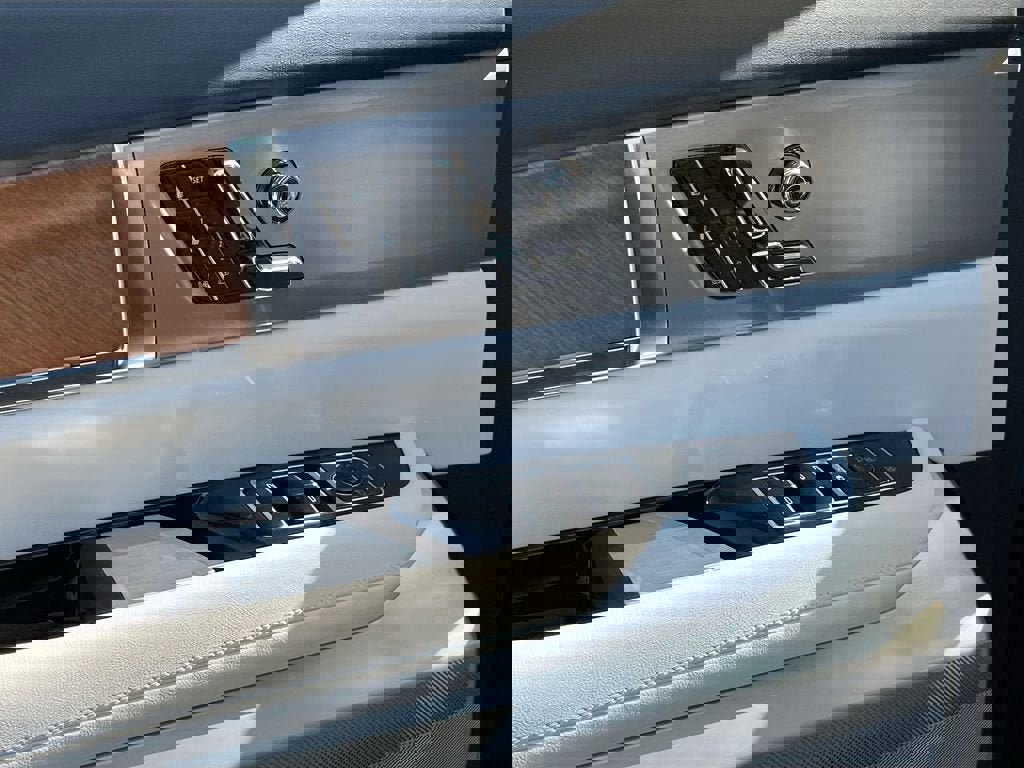 New 2026 Cadillac Vistiq Luxury image 18