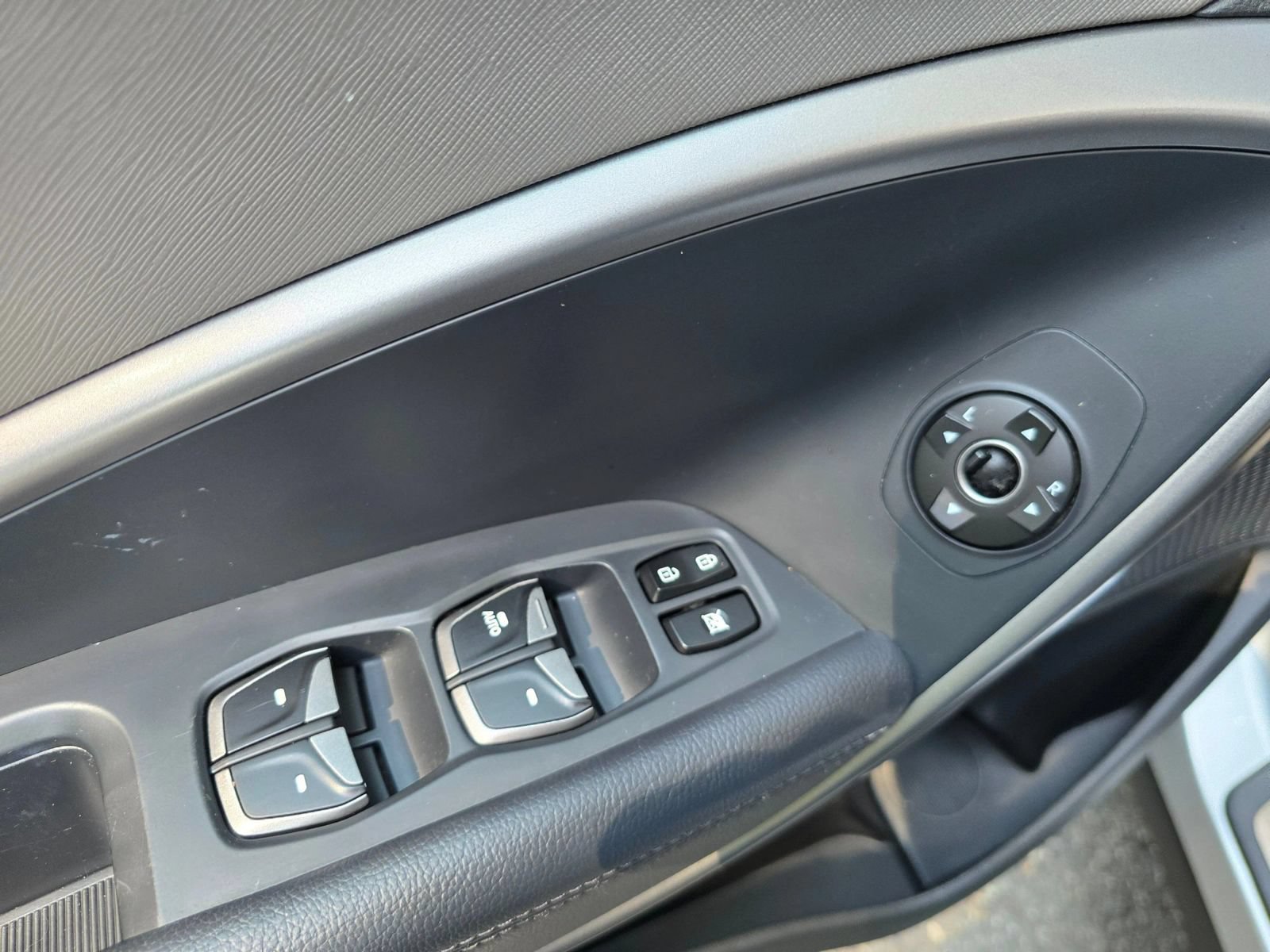 Used 2013 Hyundai Santa Fe Limited AWD/4WD image 24