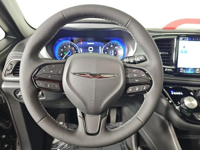 New 2026 Chrysler Pacifica Limited w/ S Appearance Package image 14