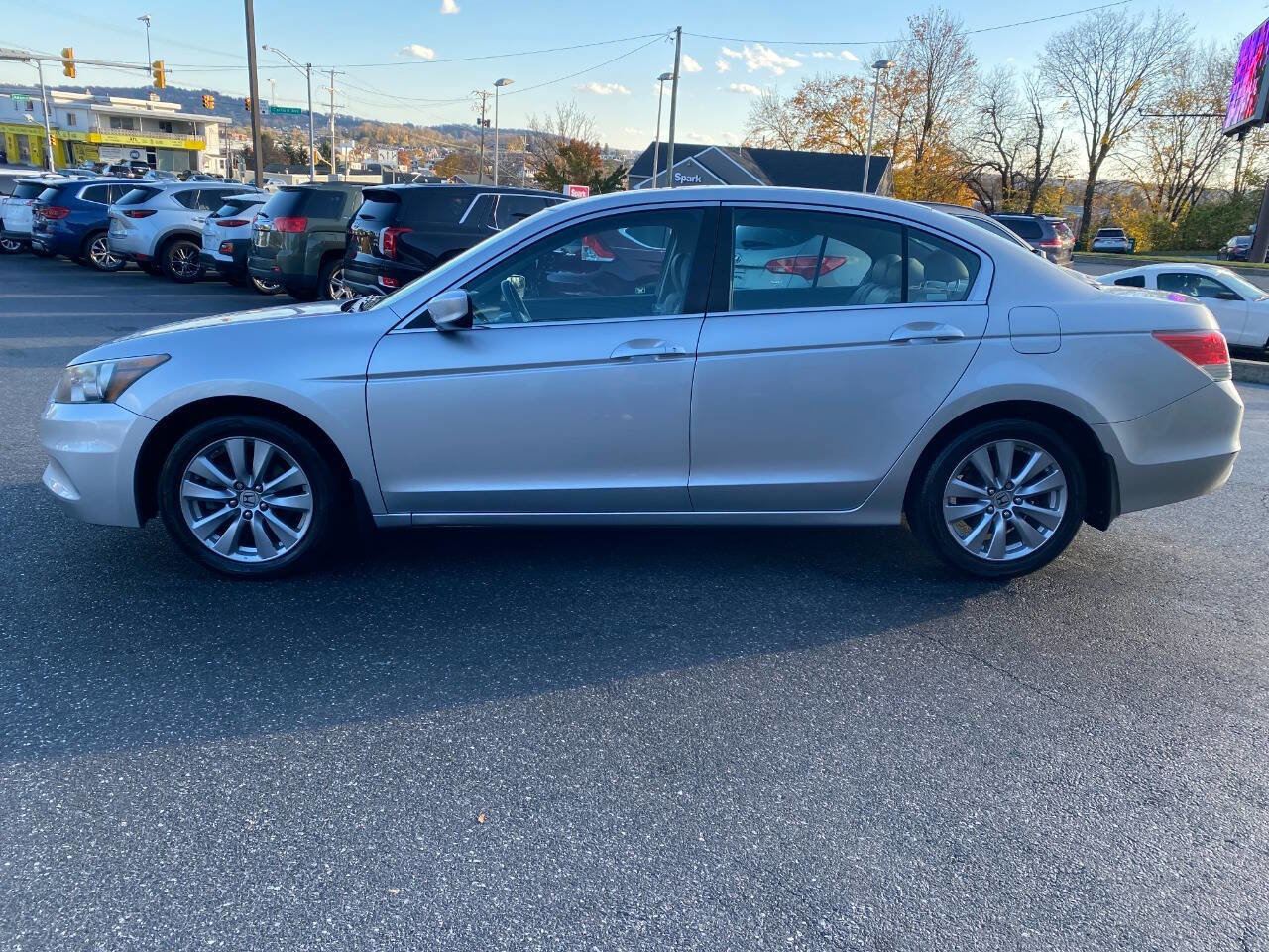 Used 2011 Honda Accord EX-L image 6