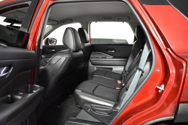 Certified 2023 Nissan Pathfinder SL w/ Lighting Package (N92) AWD/4WD image 32