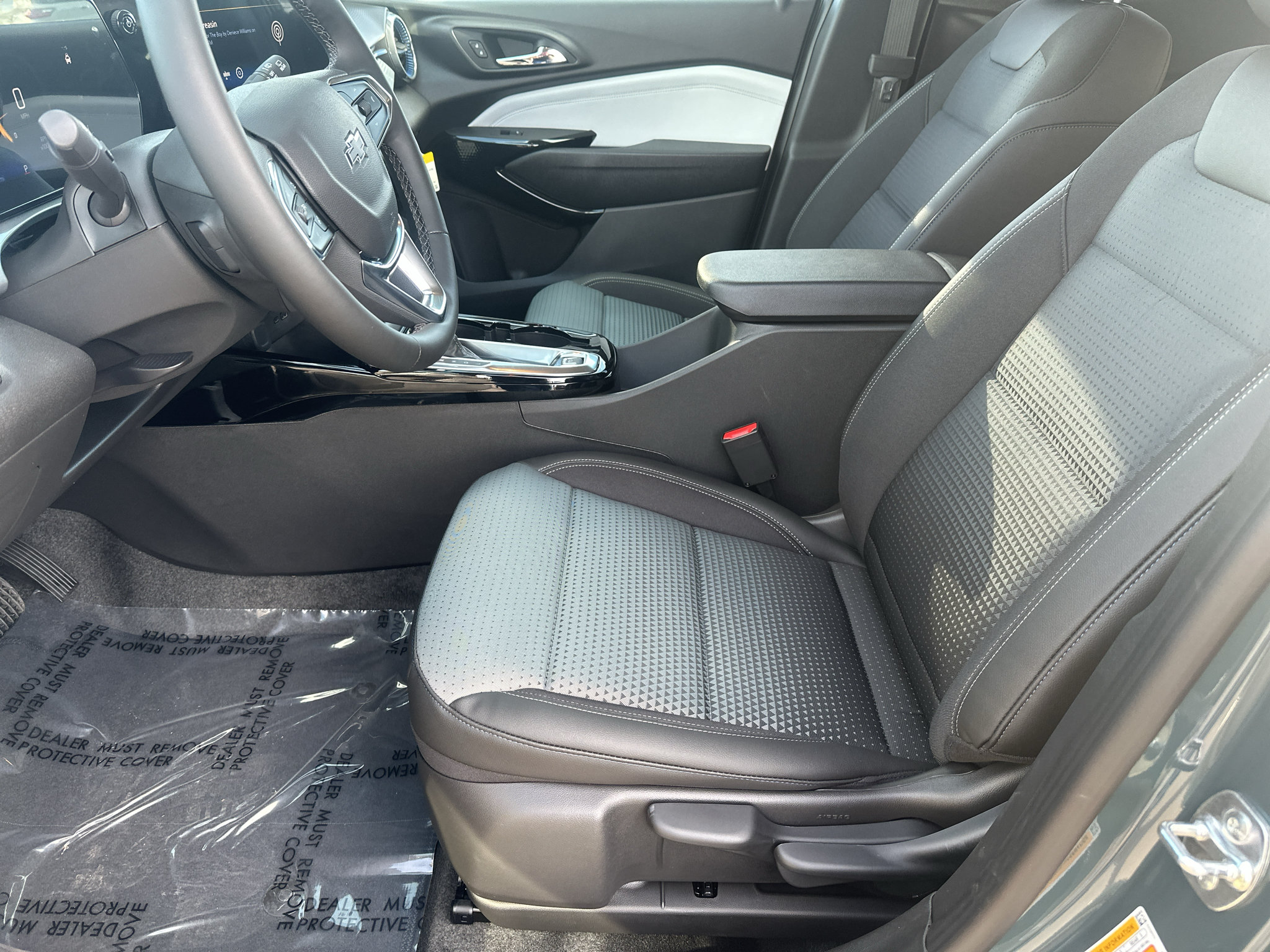 New 2026 Chevrolet Trax LT w/ Driver Confidence Package FWD image 13