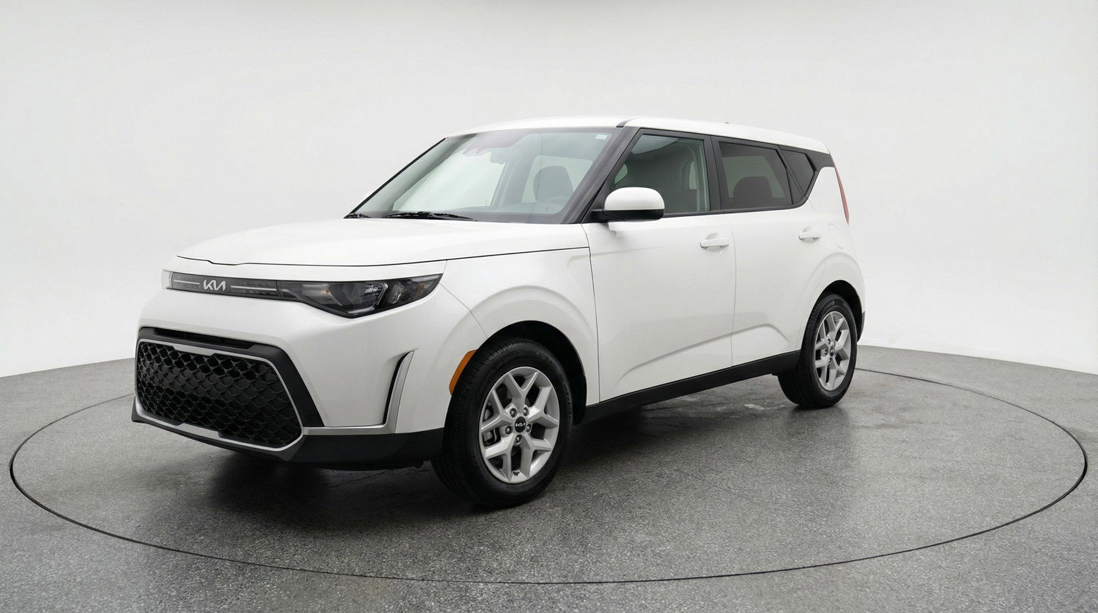 Used 2025 Kia Soul LX w/ LX Technology Package image 3