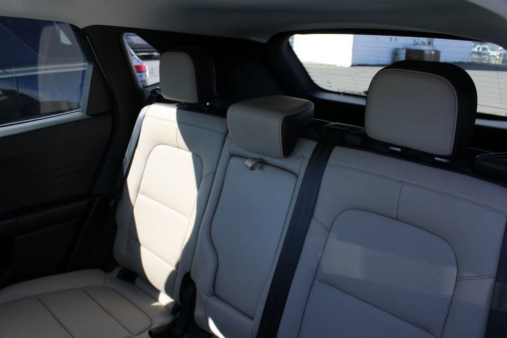 Used 2021 Ford Escape Titanium w/ Class II Trailer Tow Package image 17