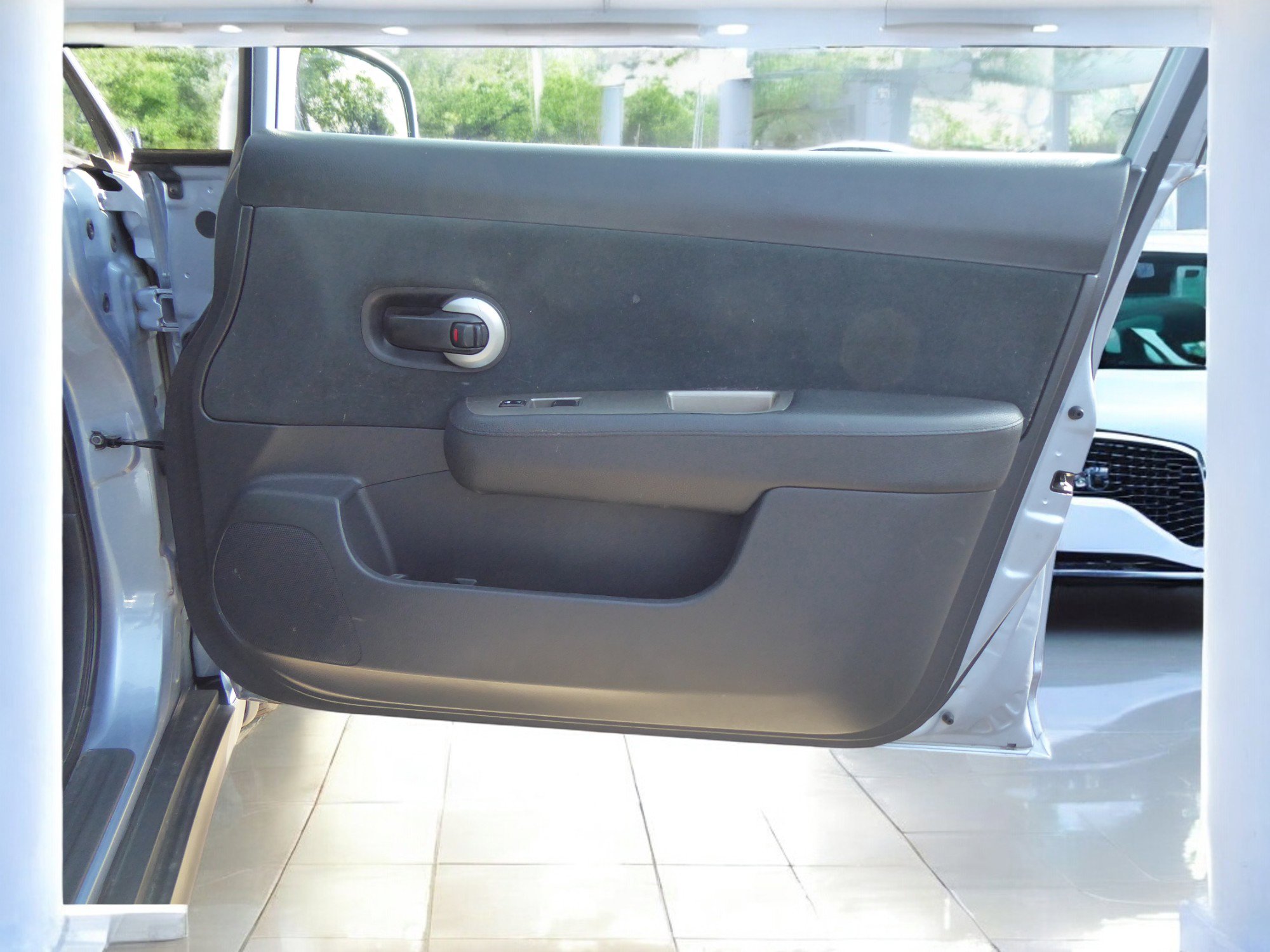 Used 2011 Nissan Versa 1.8 S w/ Plus Pkg image 19