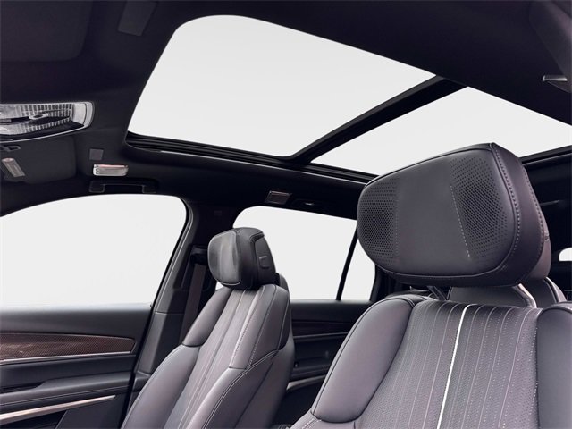 New 2026 Cadillac Vistiq Luxury w/ LPO, Floor Liner Package image 19