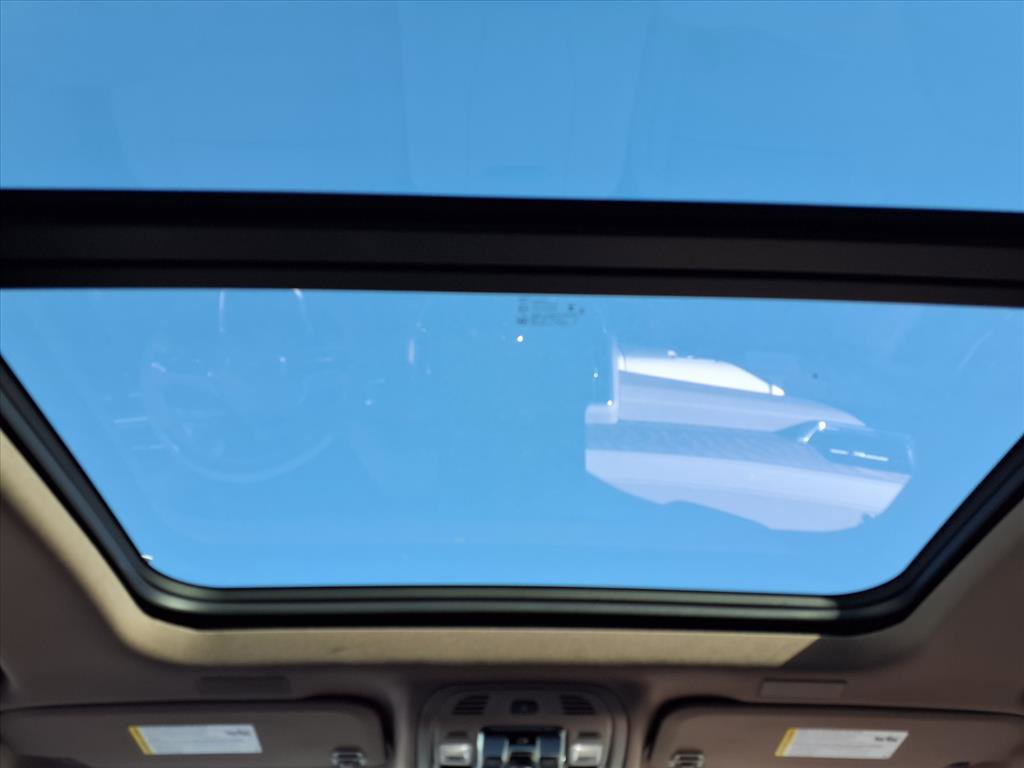 New 2026 GMC Yukon XL Denali w/ Denali Reserve Package image 5