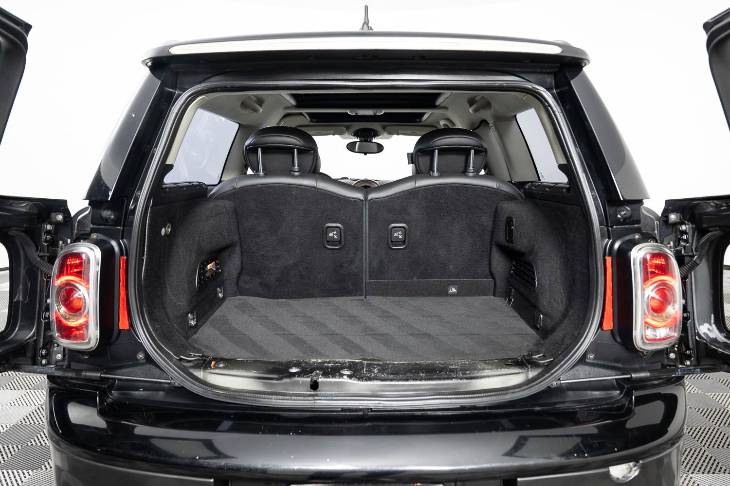 Used 2013 MINI Cooper Clubman S image 16