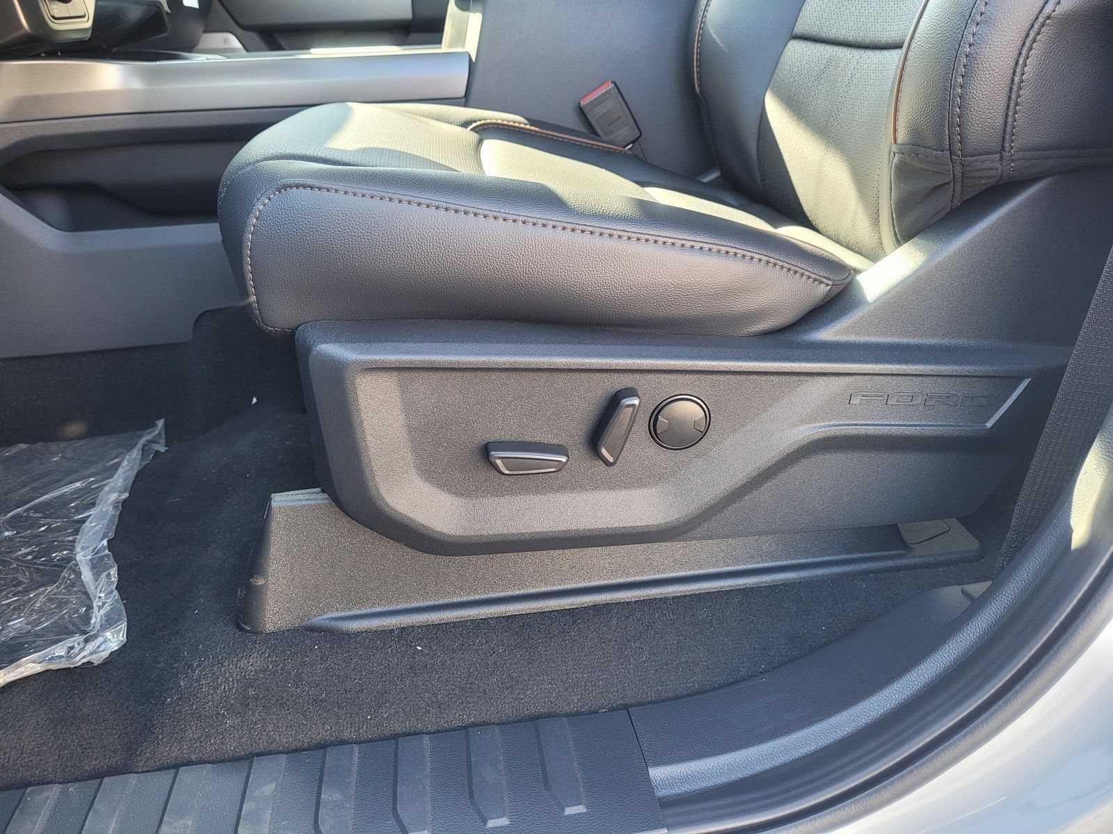 New 2026 Ford F250 Lariat w/ Lariat Premium Package AWD/4WD image 7
