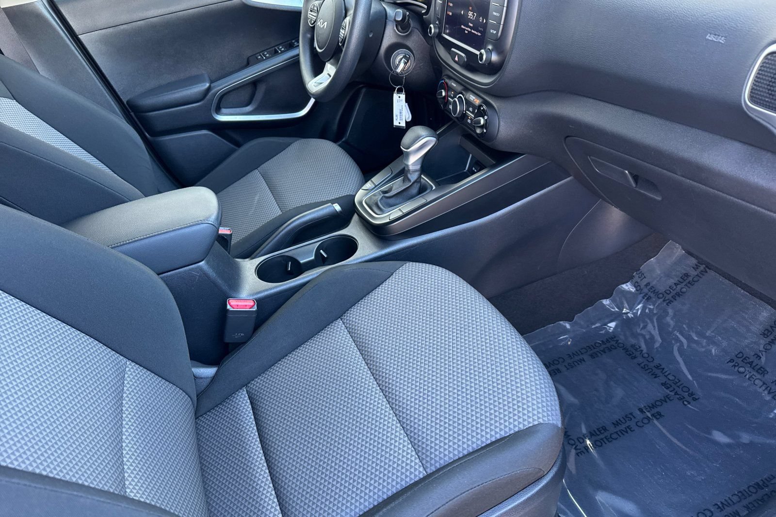 Used 2024 Kia Soul LX w/ Option Group 015 FWD image 17