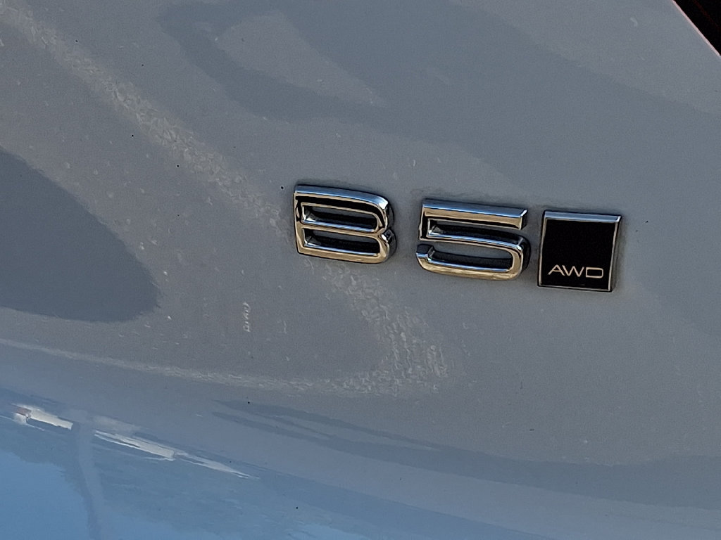 Certified 2024 Volvo XC40 B5 Plus w/ Protection Package Premier AWD/4WD image 30