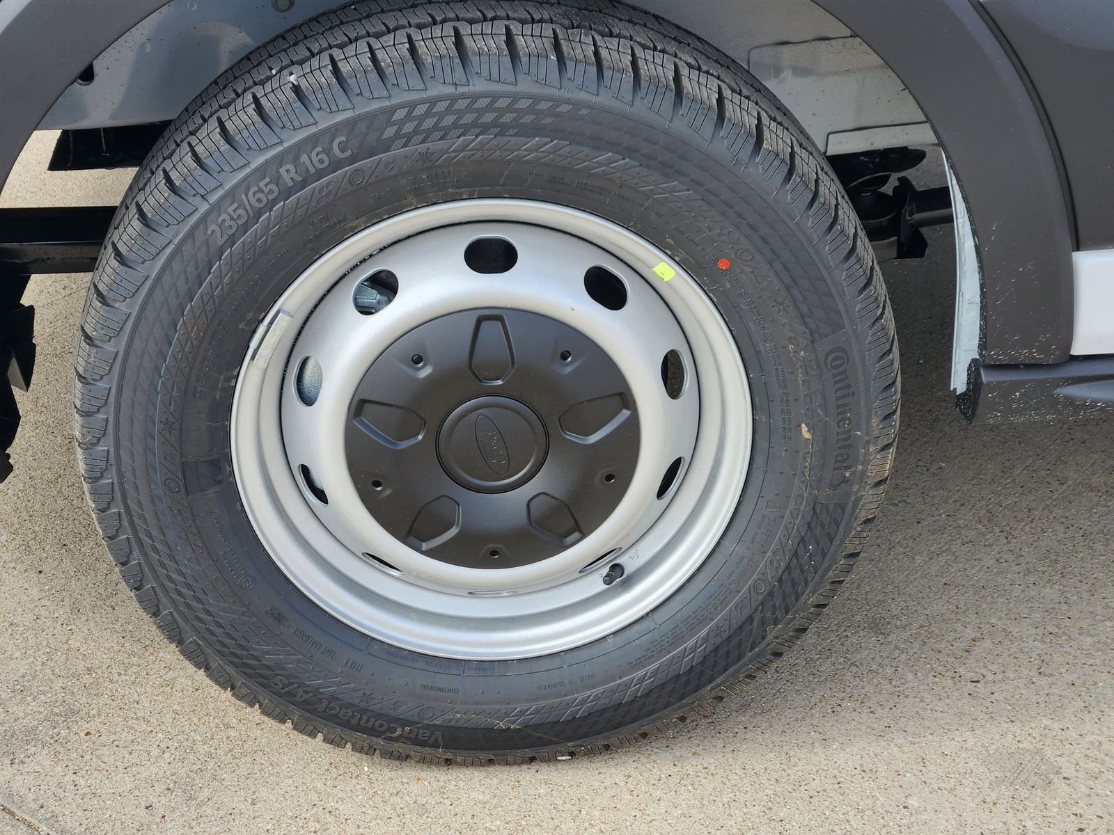 New 2026 Ford Transit 250 148 Medium Roof w/ Load Area Protection Package image 12