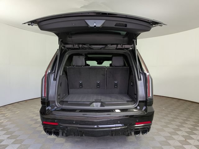 Certified 2025 Cadillac Escalade V w/ LPO, ONYX Package AWD/4WD image 18