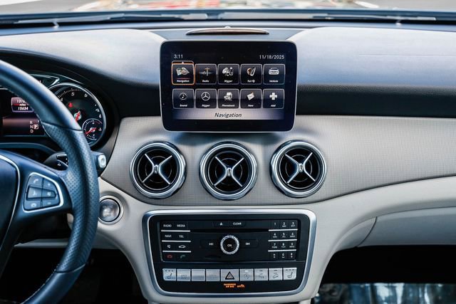 Used 2020 Mercedes-Benz GLA 250 4MATIC image 11