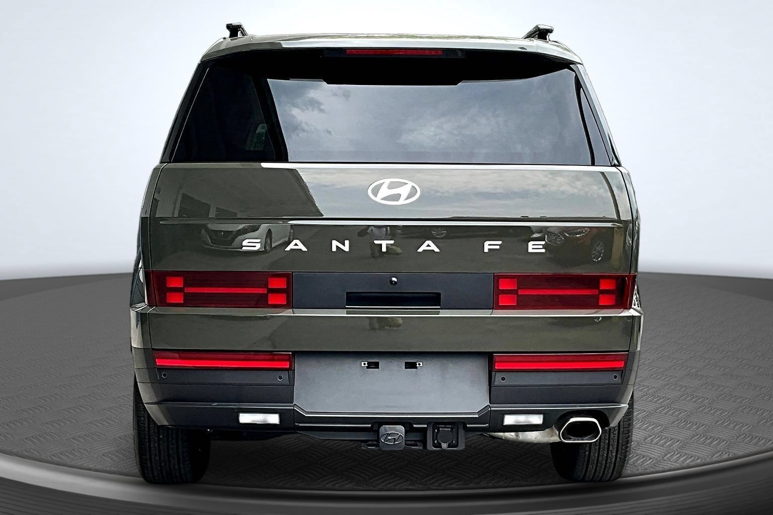 Used 2025 Hyundai Santa Fe SEL FWD image 4