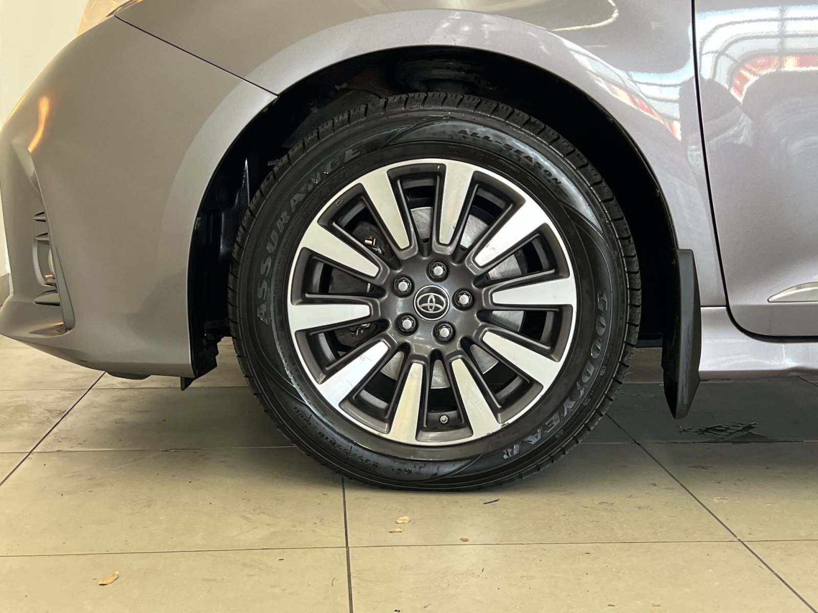 Used 2019 Toyota Sienna XLE w/ XLE Navigation Package image 10