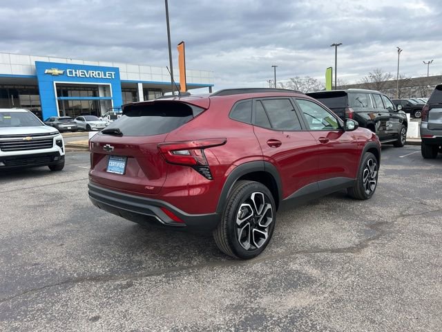 Certified 2025 Chevrolet Trax RS image 3