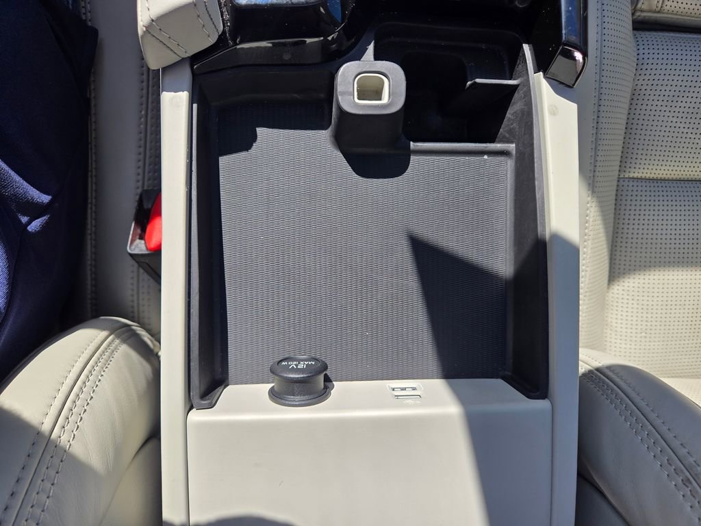 Used 2018 Volvo S90 T8 Inscription w/ Convenience Package image 35