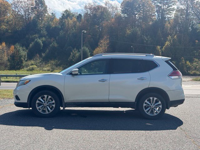Used 2016 Nissan Rogue SV w/ SV Family Package AWD/4WD image 6