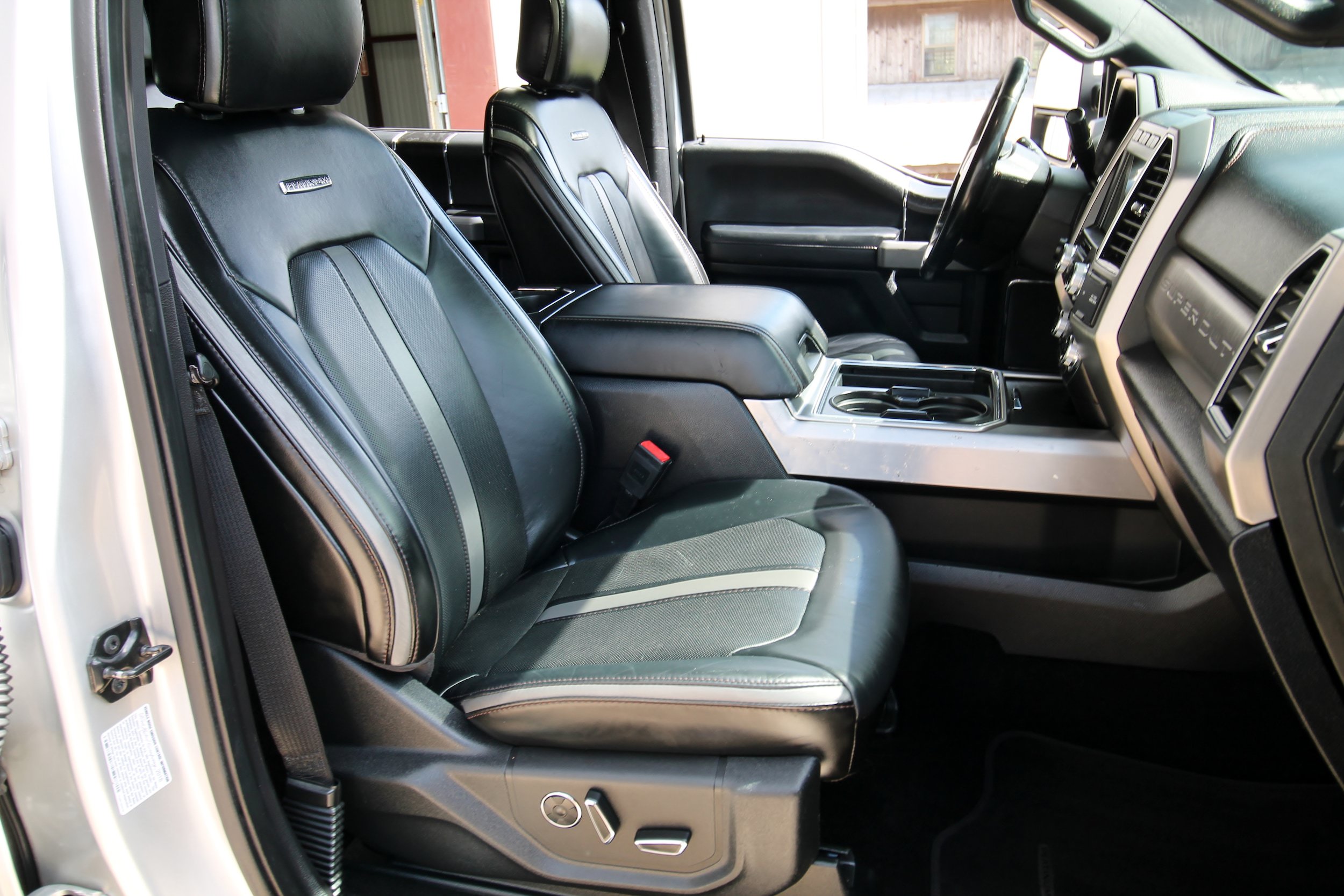 Used 2019 Ford F350 Platinum w/ Platinum Ultimate Package AWD/4WD image 45