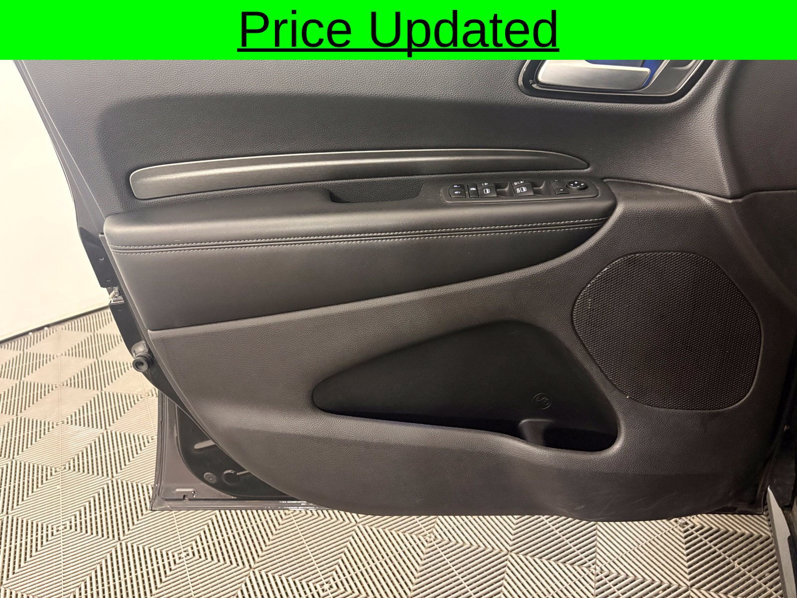 Used 2021 Dodge Durango SXT AWD/4WD image 2