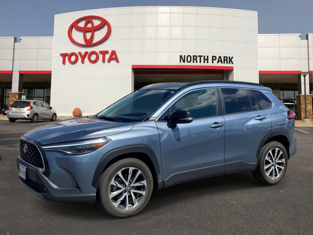 Certified 2025 Toyota Corolla Cross XLE FWD video 1