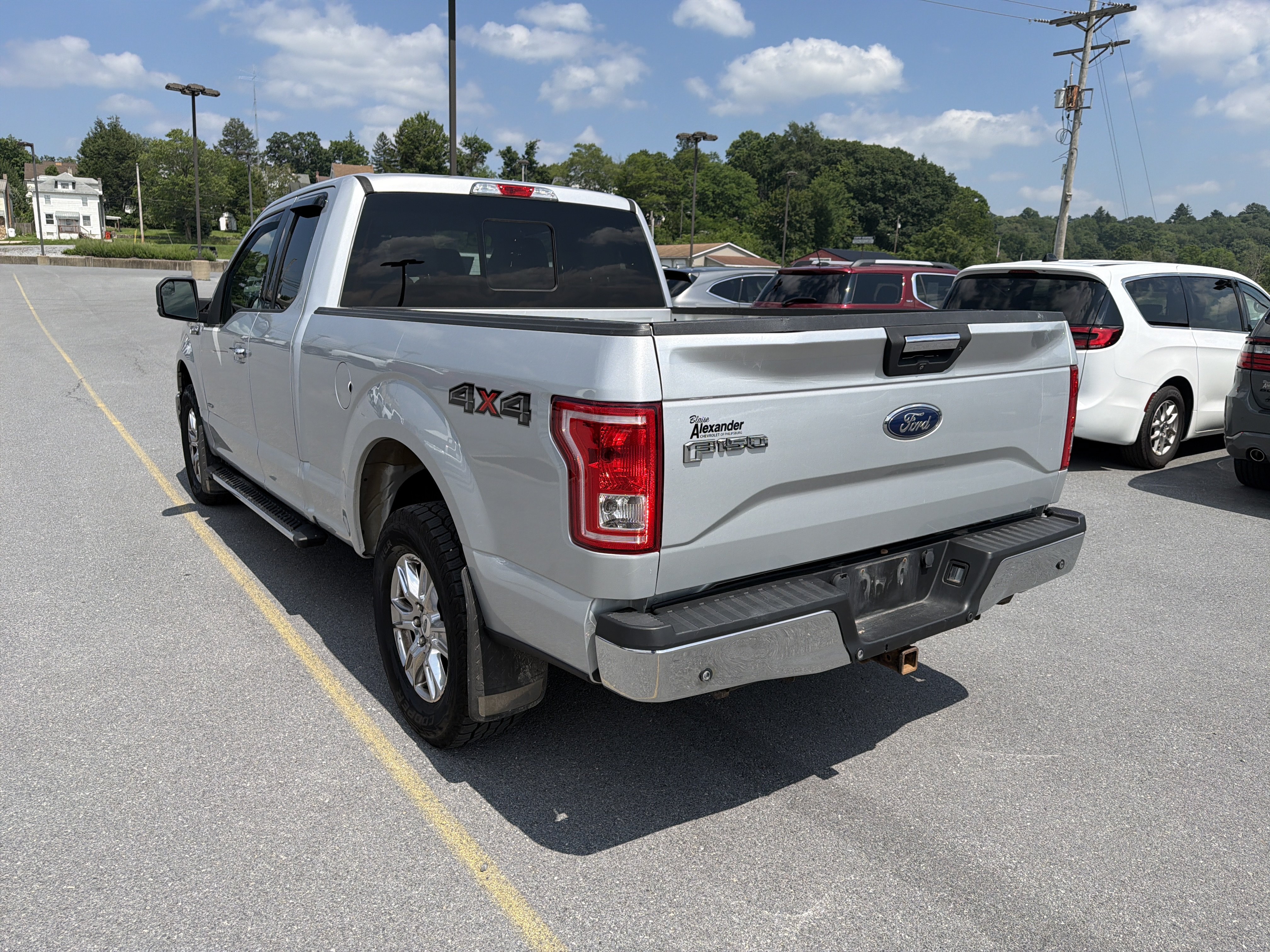 Used 2016 Ford F150 XLT w/ Equipment Group 302A Luxury AWD/4WD image 4