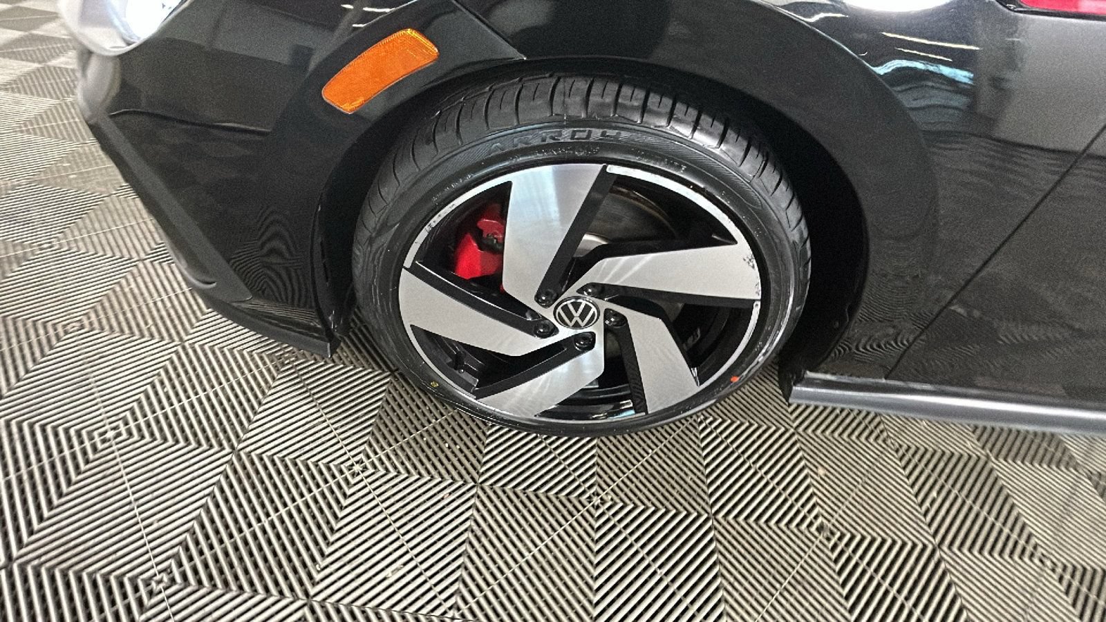 Used 2024 Volkswagen GTI S FWD image 9