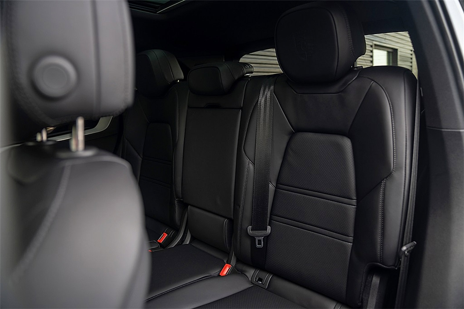 Used 2025 Porsche Cayenne S image 21