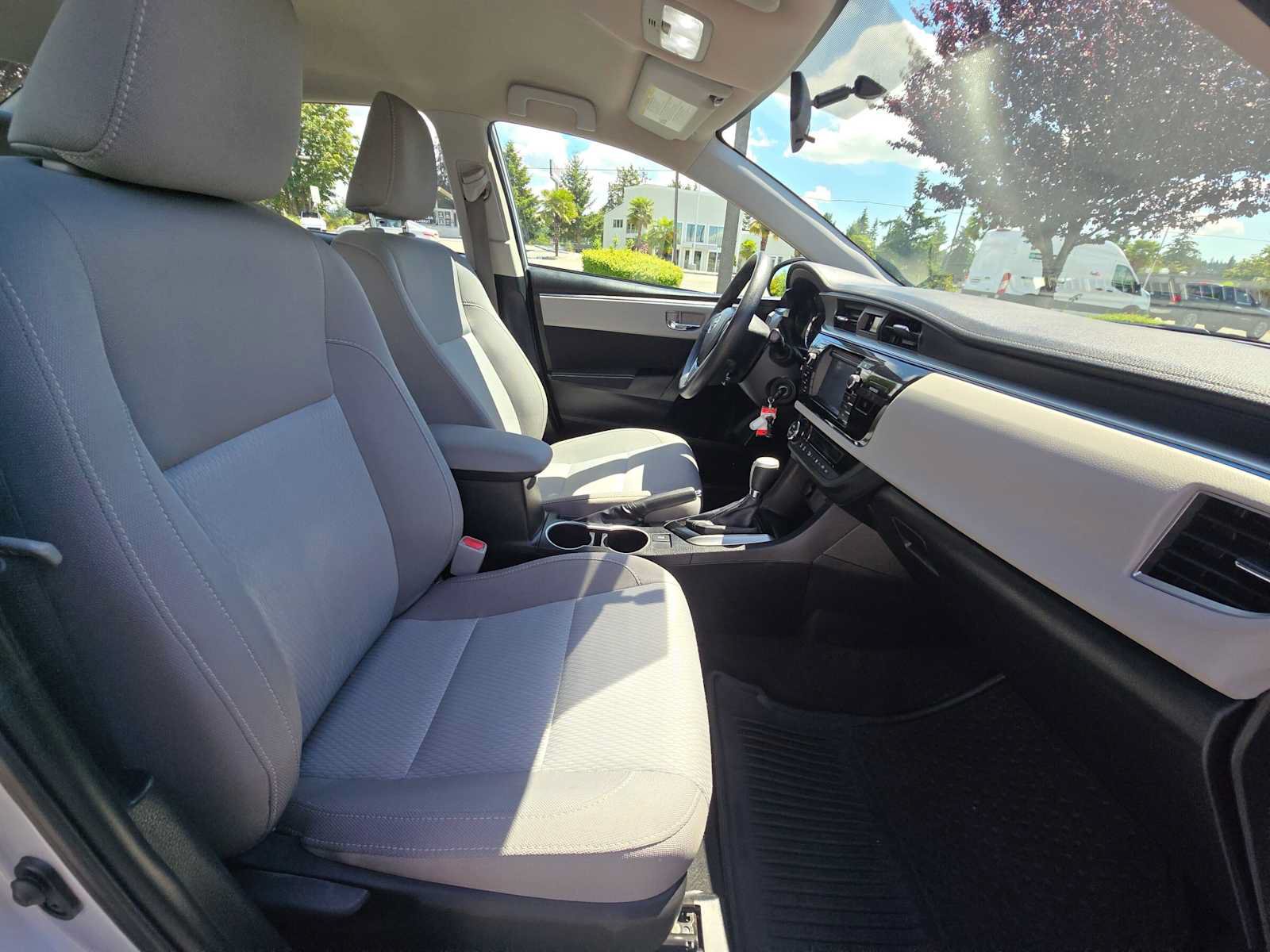 Used 2016 Toyota Corolla LE FWD image 11