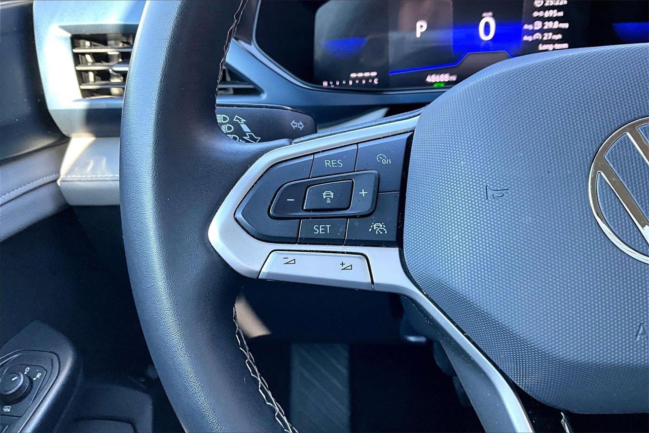 Used 2024 Volkswagen Taos SE image 28