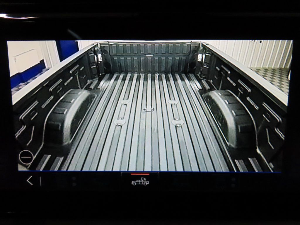 Used 2025 GMC Sierra 3500 AT4 w/ AT4 Premium Plus Package image 23