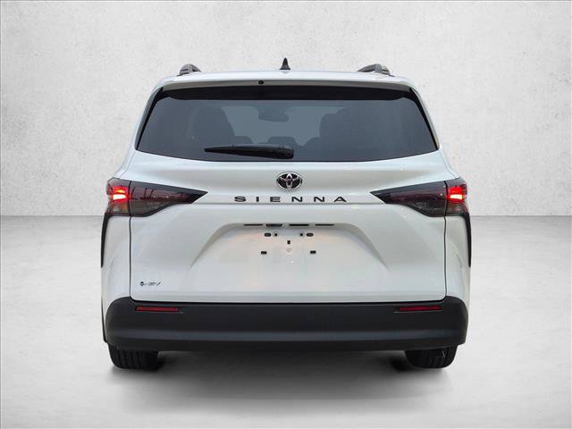 New 2026 Toyota Sienna LE FWD image 7