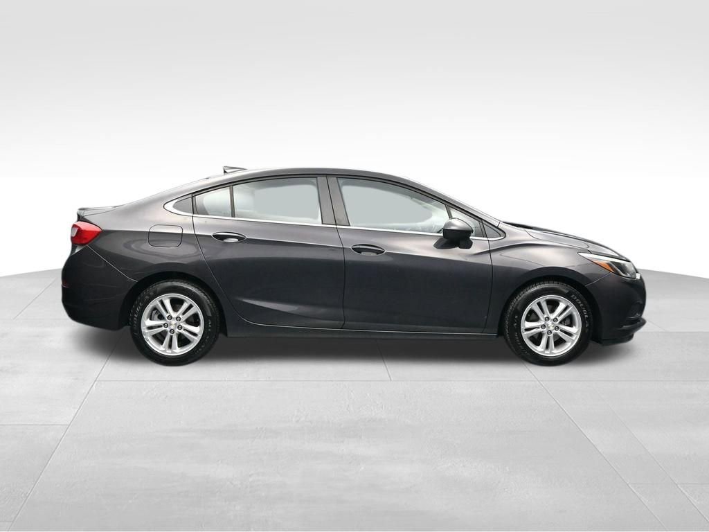 Used 2017 Chevrolet Cruze LT FWD image 6