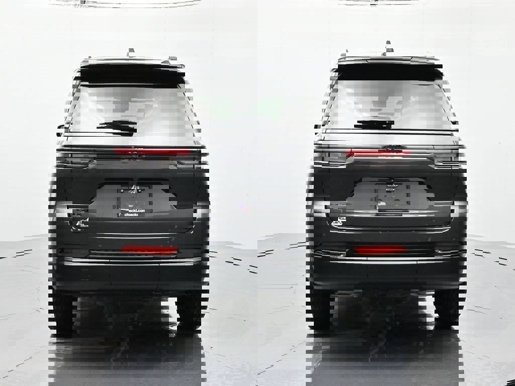 New 2025 Jeep Grand Cherokee Altitude image 6