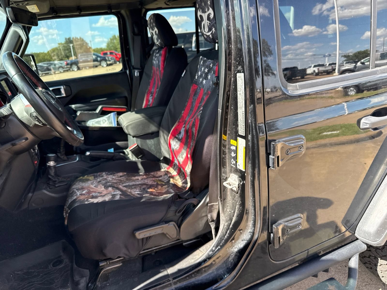 Used 2022 Jeep Wrangler Unlimited Rubicon AWD/4WD image 12