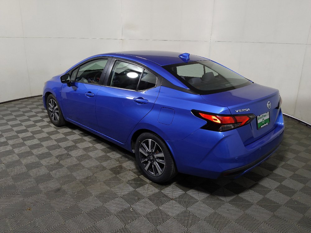 Used 2021 Nissan Versa SV FWD image 3