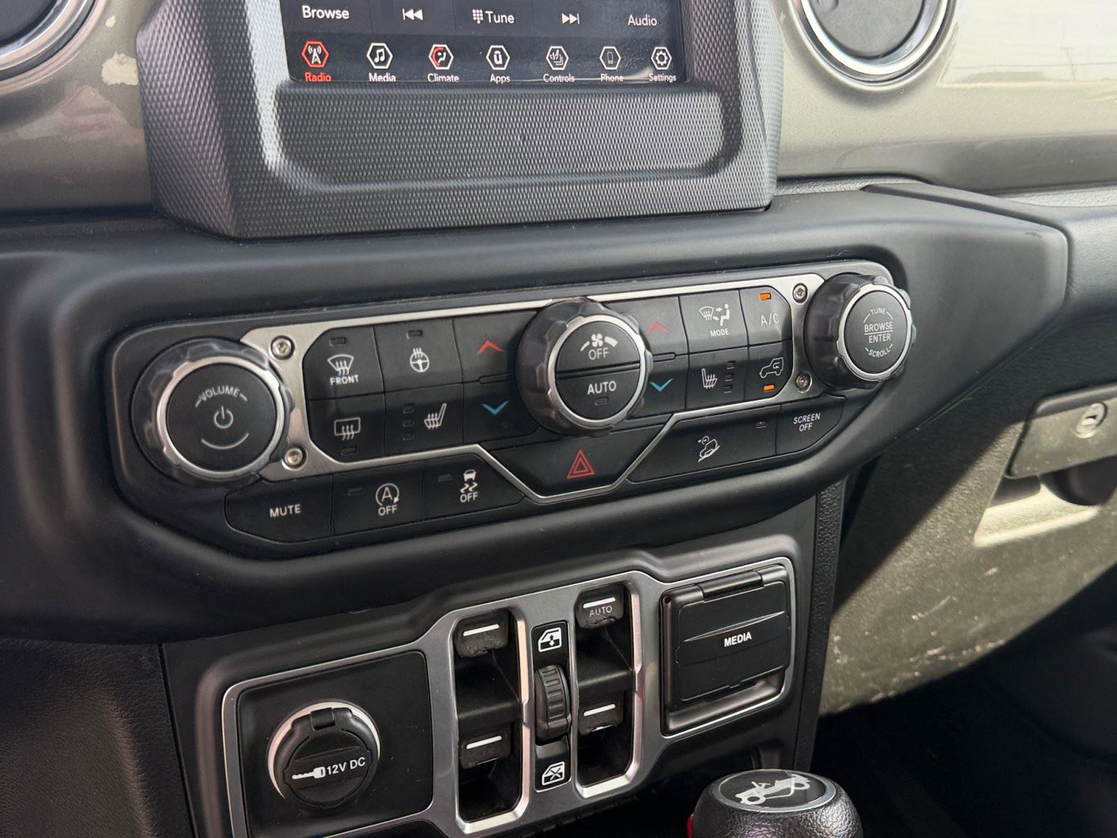 Used 2018 Jeep Wrangler Unlimited Sahara w/ Dual Top Group image 22