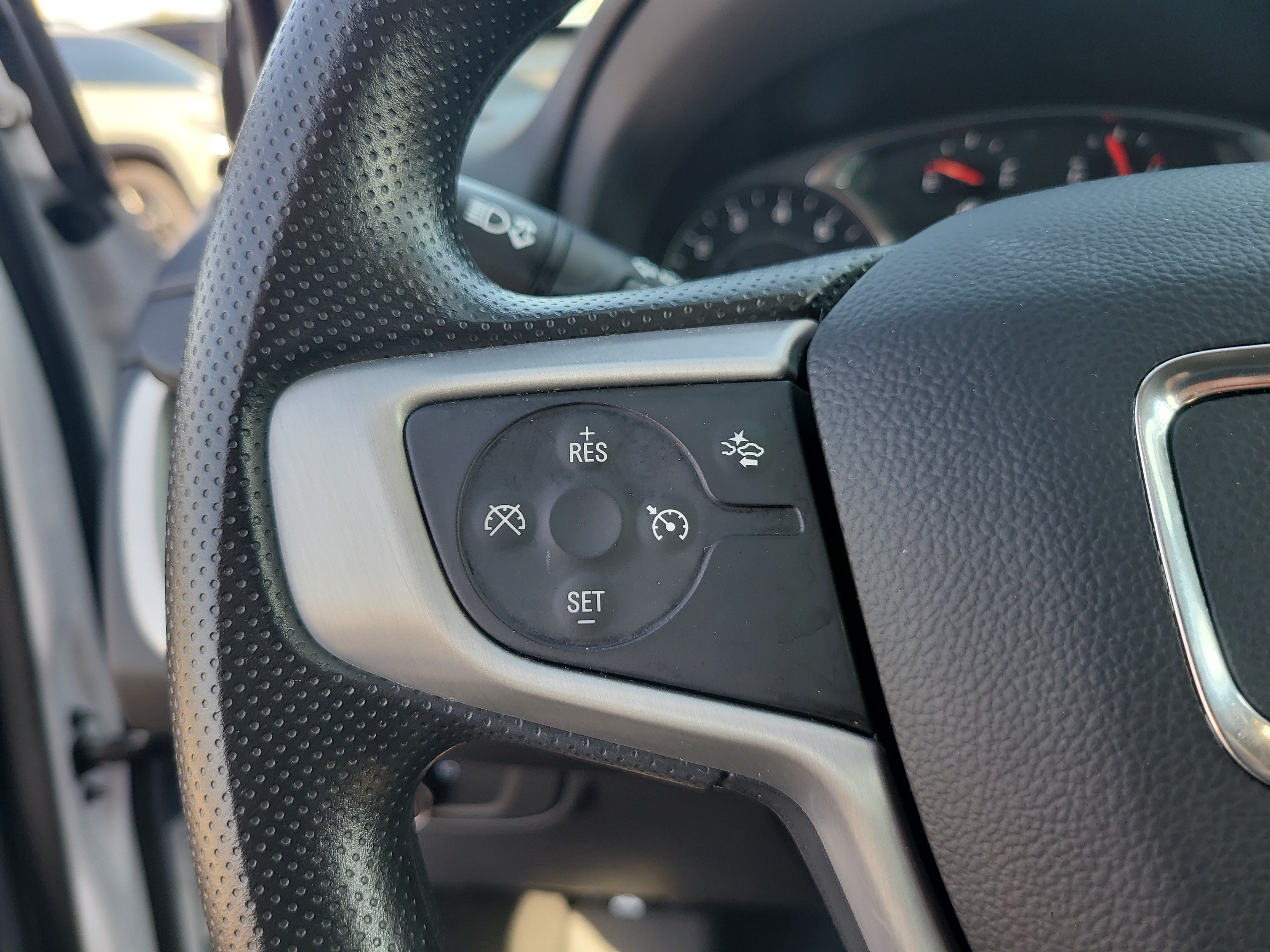 Used 2023 GMC Terrain SLE FWD image 27