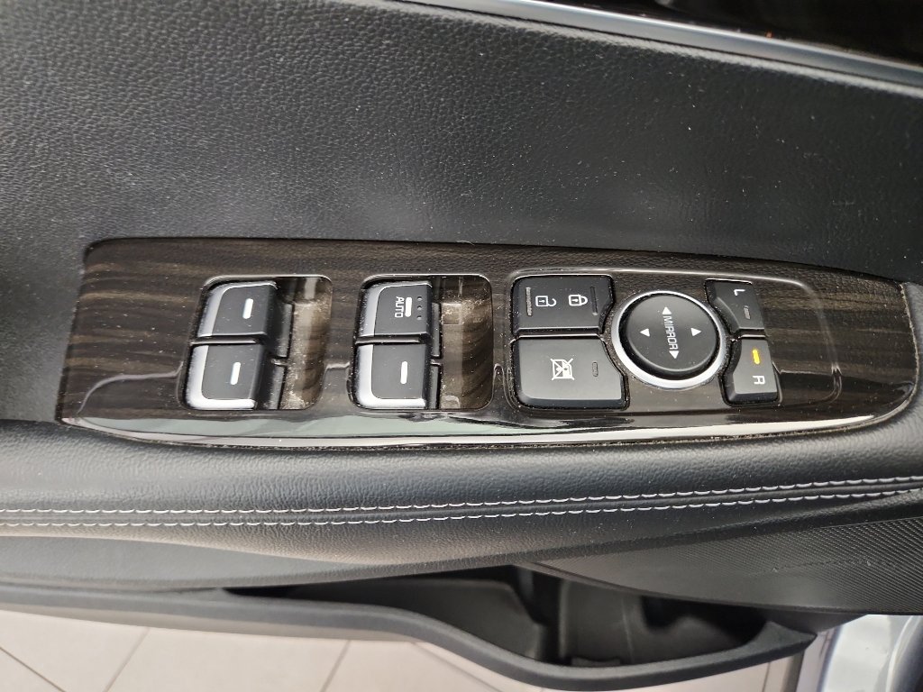Used 2020 Kia Sorento L FWD image 9