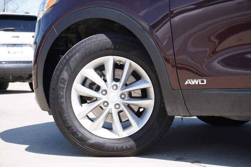 Used 2016 Kia Sorento LX w/ LX Convenience Package image 14