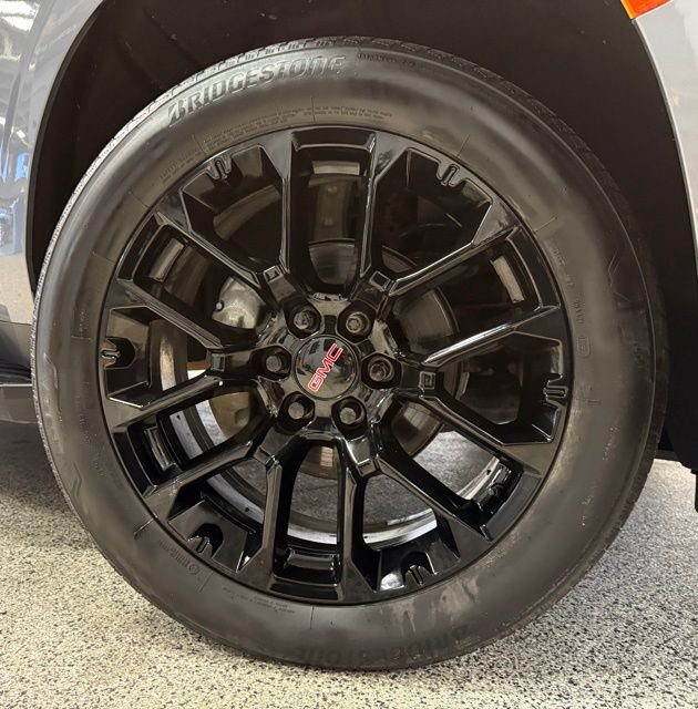 Used 2022 GMC Yukon Denali AWD/4WD image 8