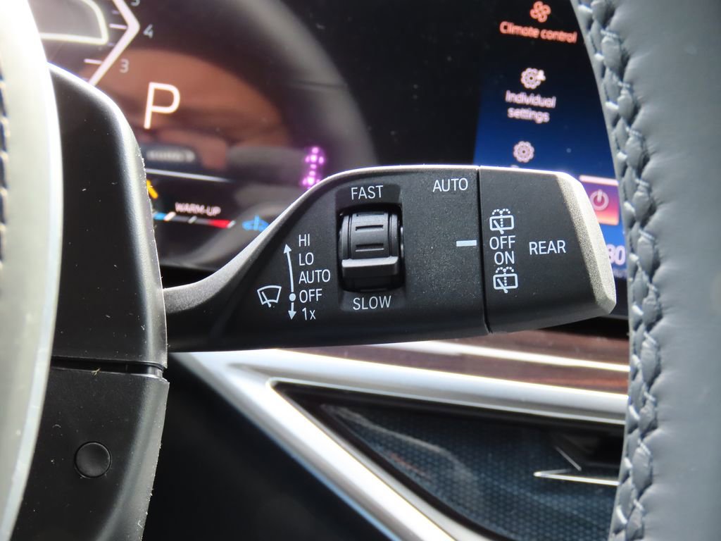 New 2026 BMW X7 xDrive40i w/ Executive Package image 40