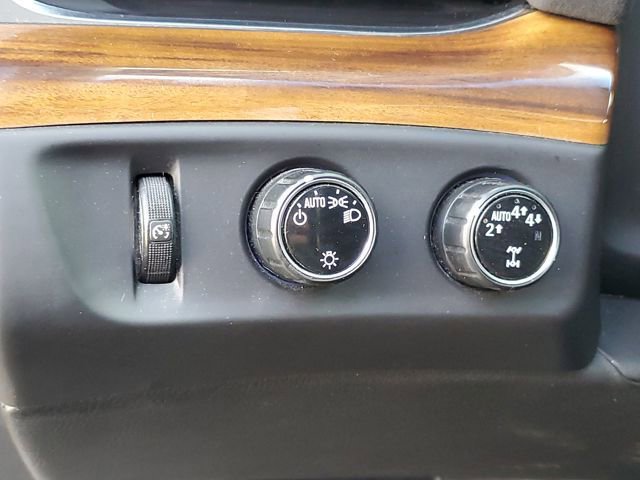Used 2017 Cadillac Escalade Luxury image 9