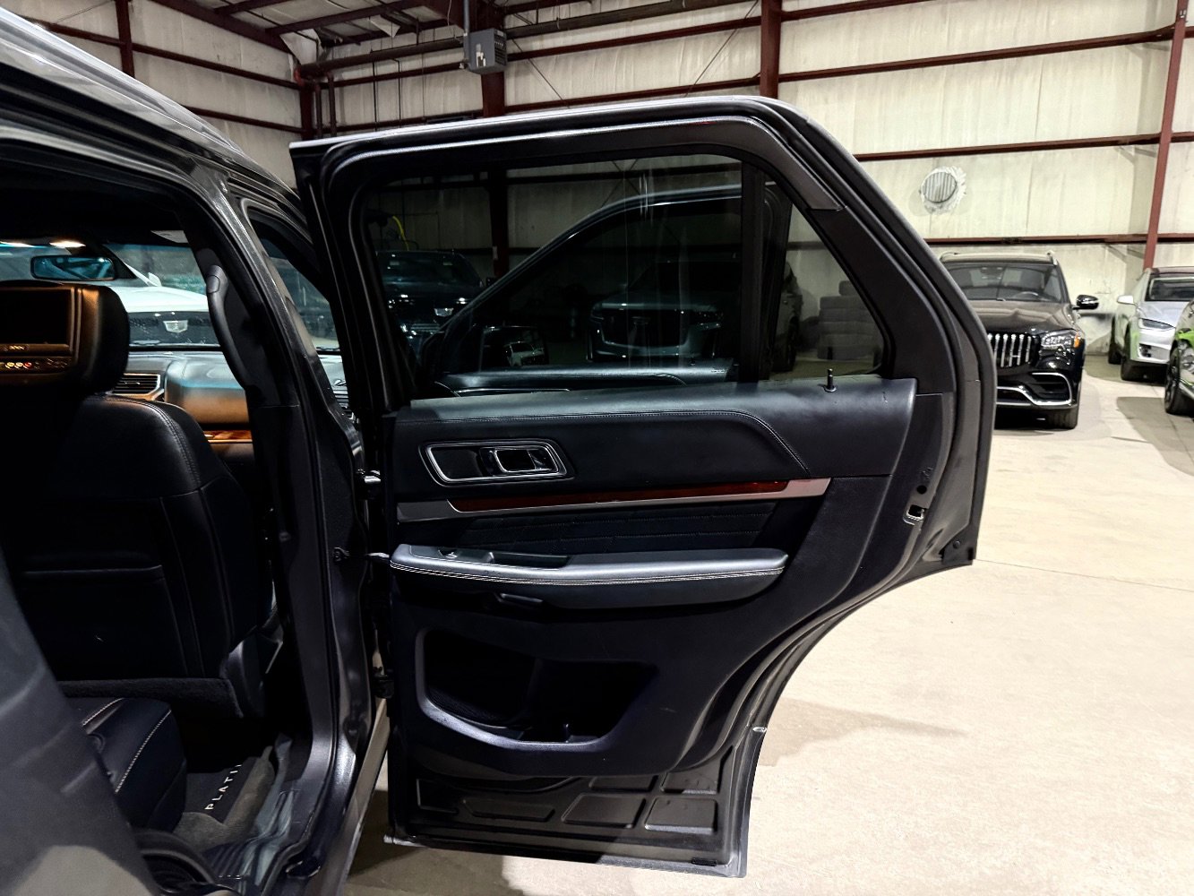 Used 2016 Ford Explorer Platinum AWD/4WD image 20